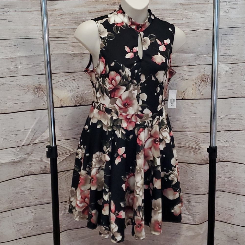 New Keyhole Flare Dress